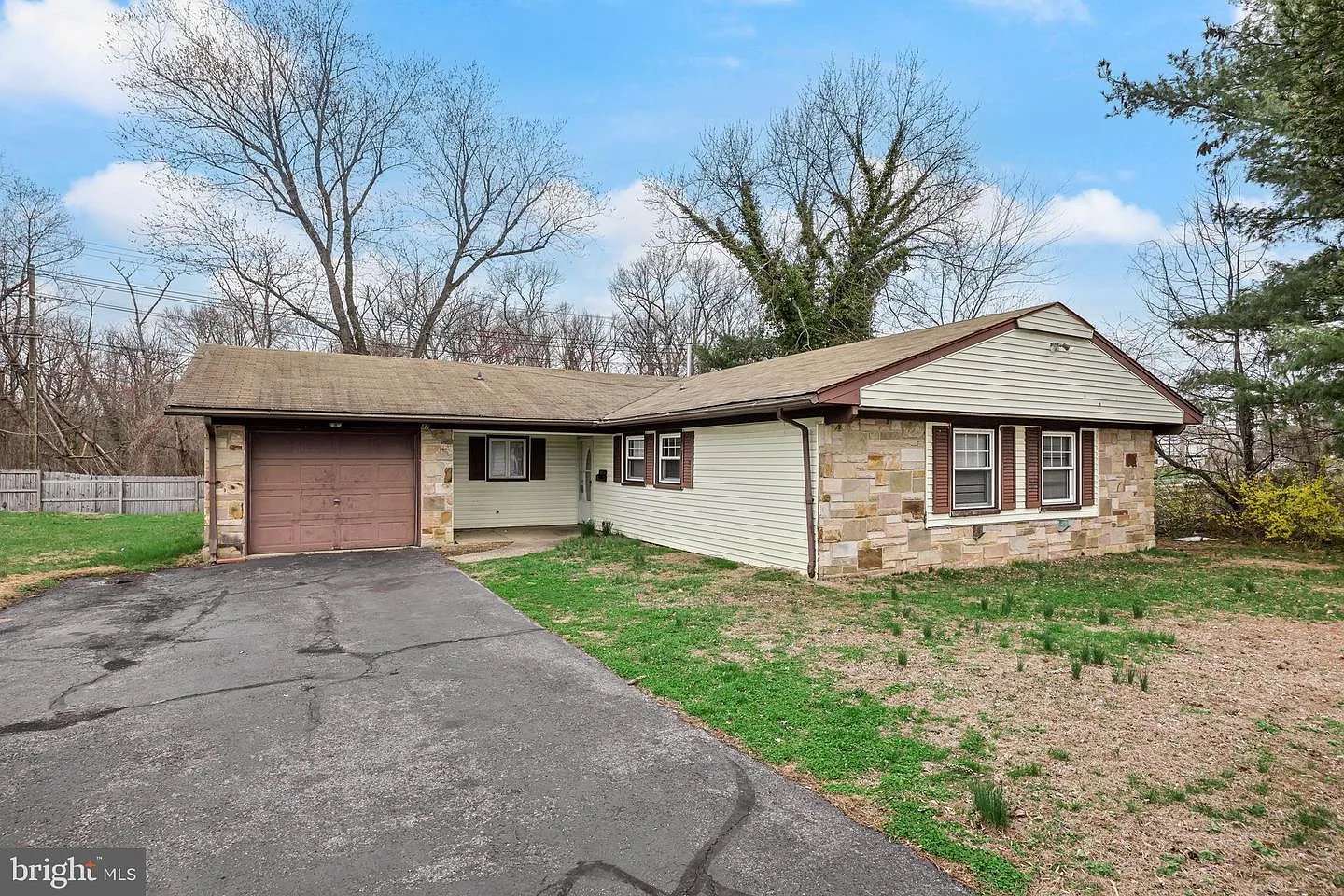 47 Holstone Ln photo 1