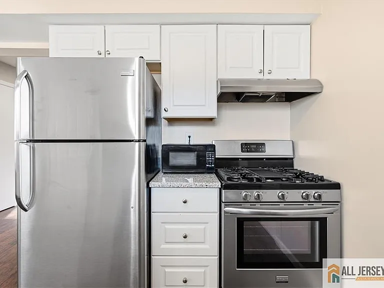609 N Oaks Blvd — Photo 8