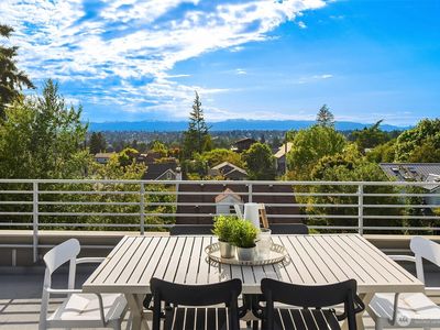 8295 5th Avenue NE, Seattle, WA, 98115