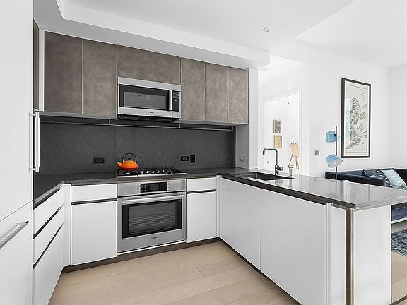 4th image of 11 Hoyt St #28H