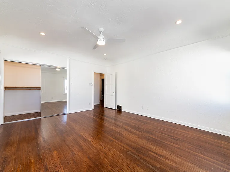 115 N Sycamore Ave — Photo 24