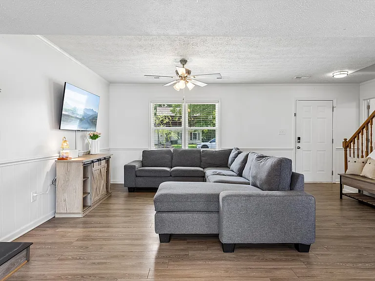 160 Fairmont Dr — Photo 11