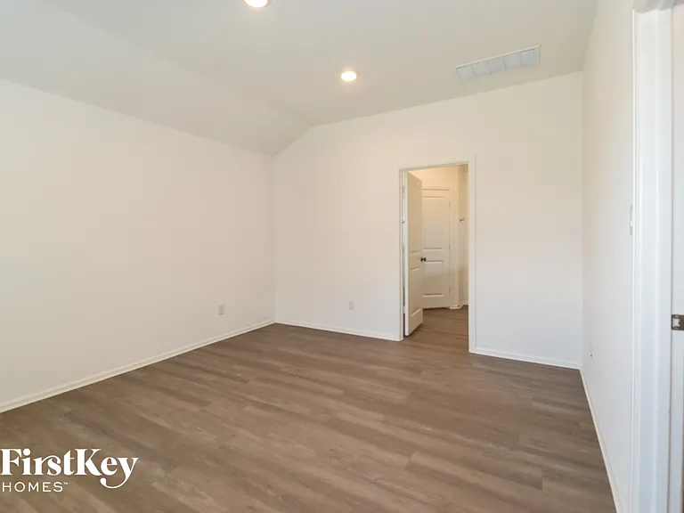 712 Willow Harbor Ln — Photo 9