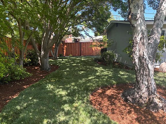 4th image of 2355 Louis Rd