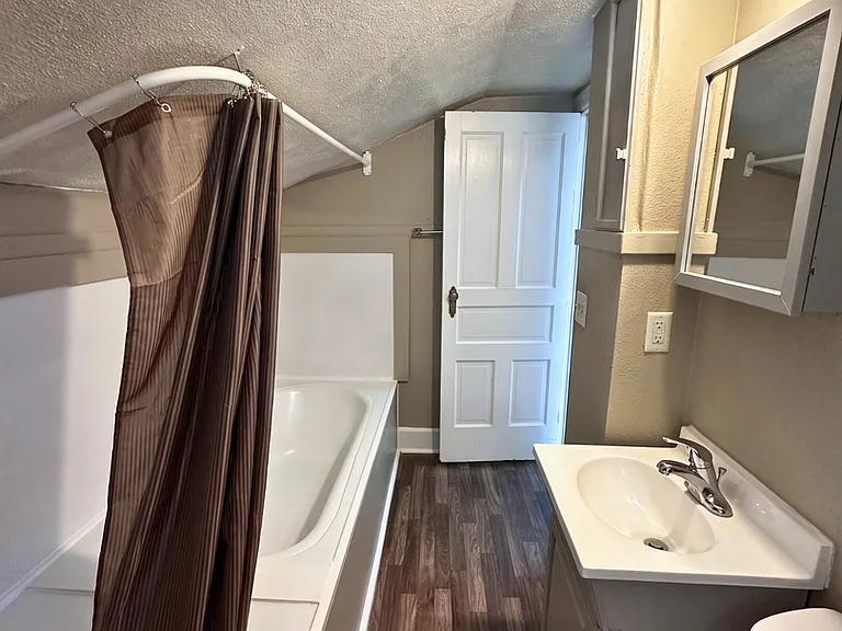 532 Franklin St — Photo 9