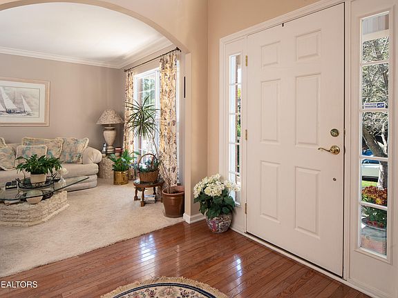 2nd image of 1720 Somersby Ln