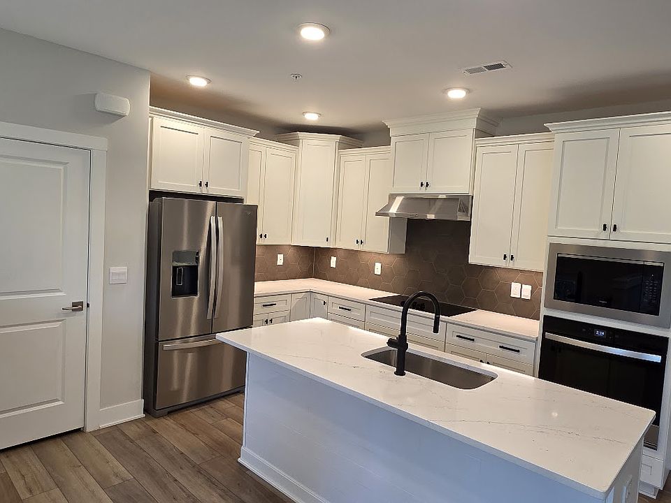 1st image of 11549 Helmond Way