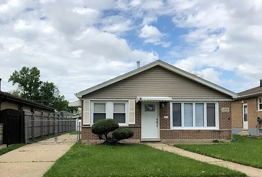 12752 S Muskegon Ave photo 1