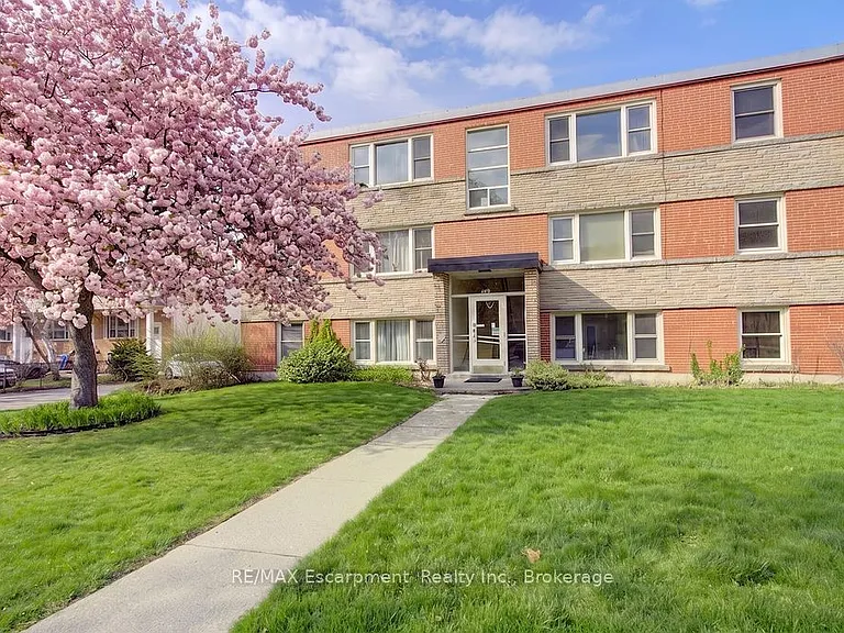 830 Robinson St #204 — Photo 16