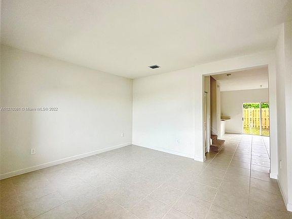 4th image of 1658 SE 26th St #1658