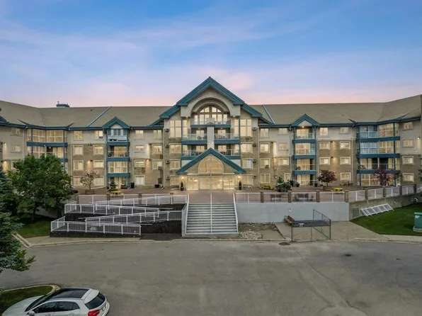 7239 W Sierra Morena Blvd SW #413, Calgary, AB T3H 3L7
