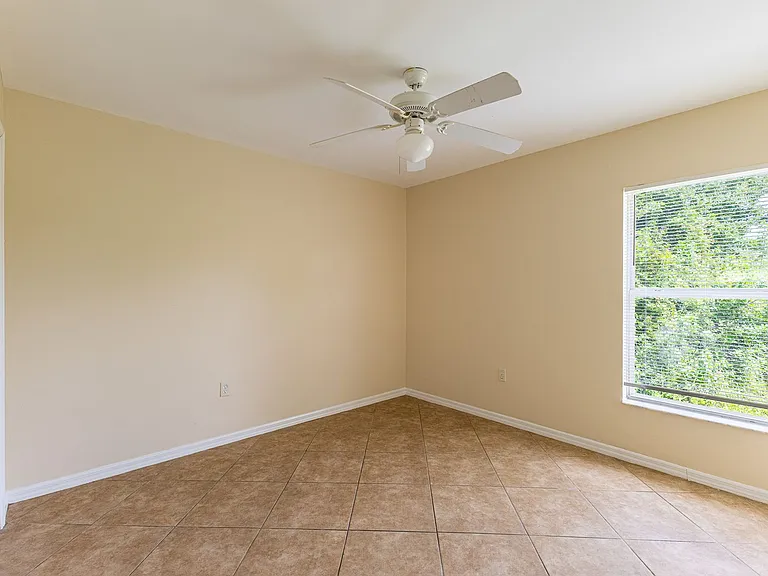6012 Thrush Ave — Photo 7
