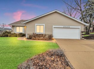 2S456 Continental Dr, Warrenville, IL 60555