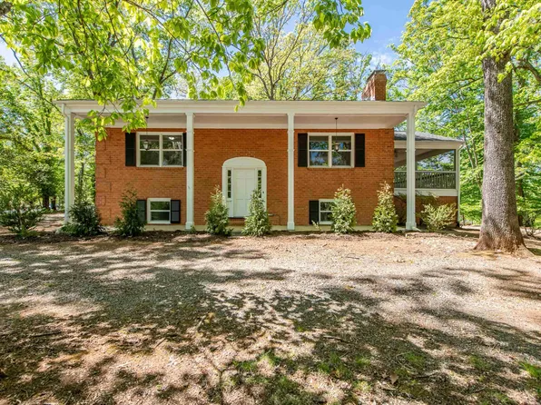 337 Carrsbrook Dr, Charlottesville, VA 22901