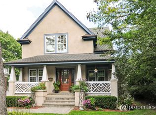 1275 Edgewood Rd, Lake Forest, IL 60045