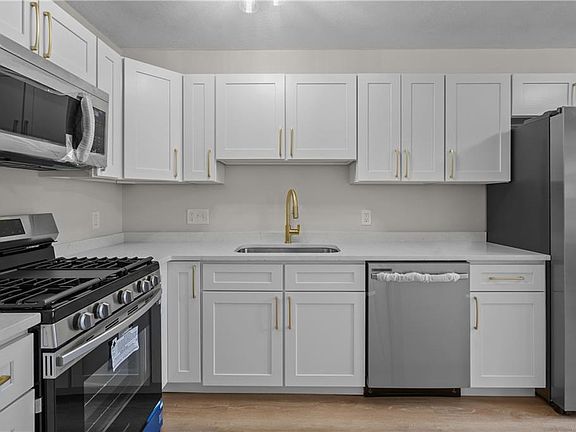 2nd image of 10 Burleigh St #6J