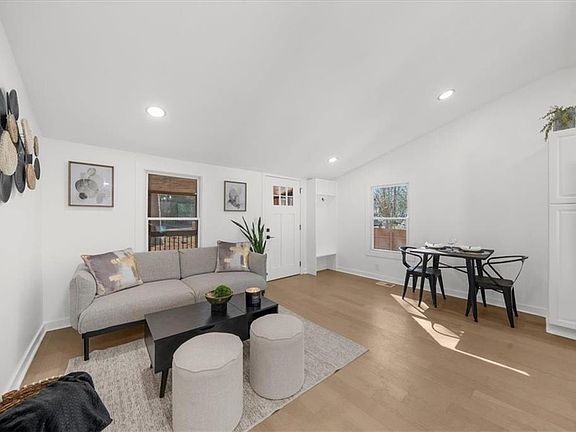5th image of 2149 Stockbridge Dr SE