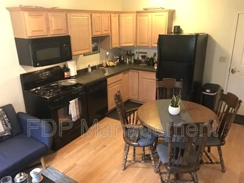 1 bed, 1.0 bath, 468 sqft, $1,030 — Photo 1