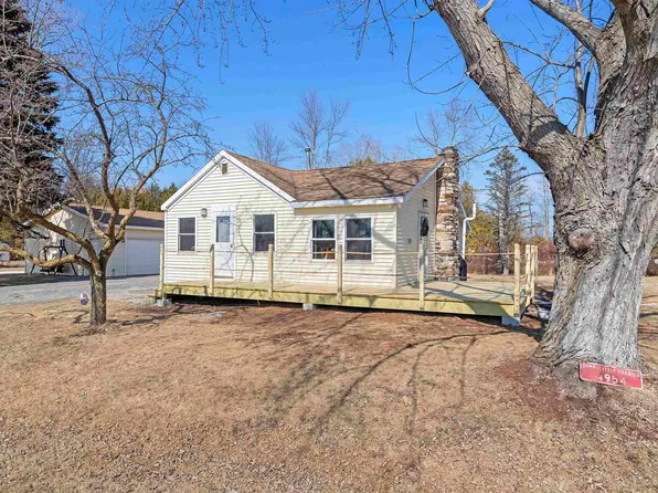 4954 Ball Park Rd, Little Suamico, WI 54141