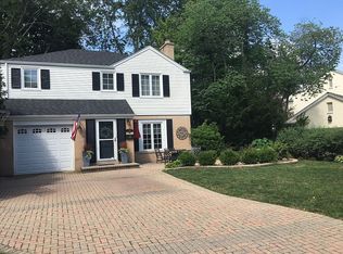 443 S Banbury Rd, Arlington Heights, IL 60005