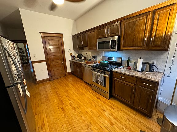4th image of 2110 N Sheffield Ave APT 2