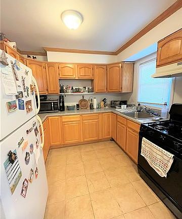 2nd image of 141 Nassau Ln