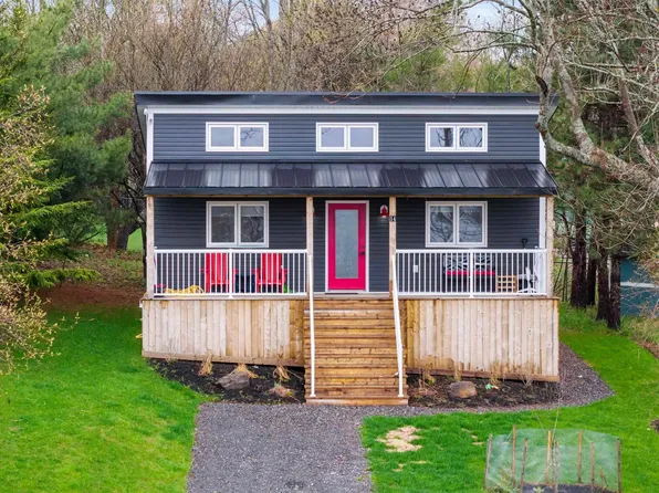 14 Dawson St, Pictou, NS B0K 1X0