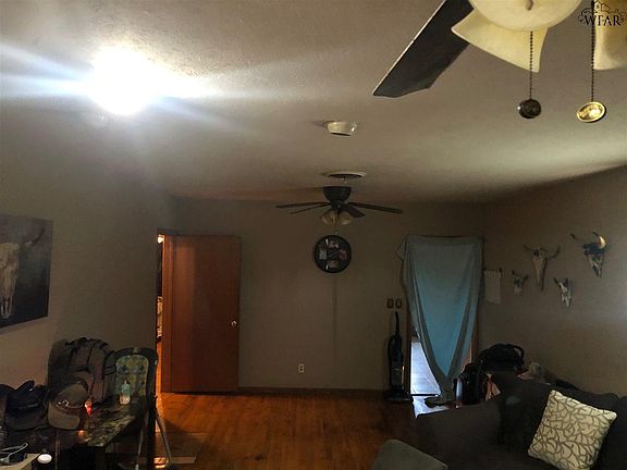 5th image of 307 W Main St
