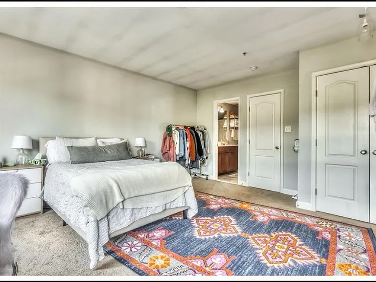 1626 Light St — Photo 19