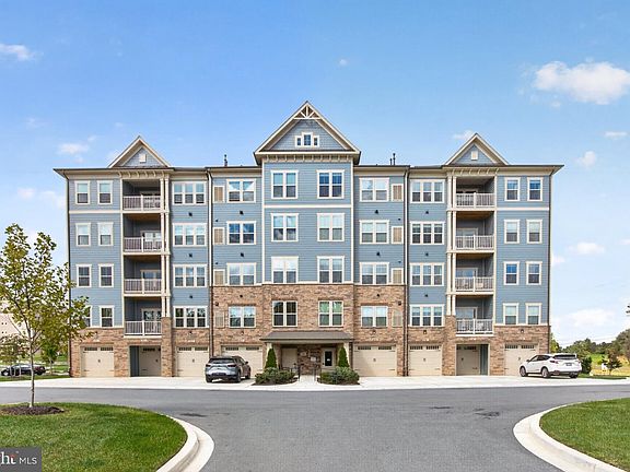 2nd image of 3315 Firefly Ln #204