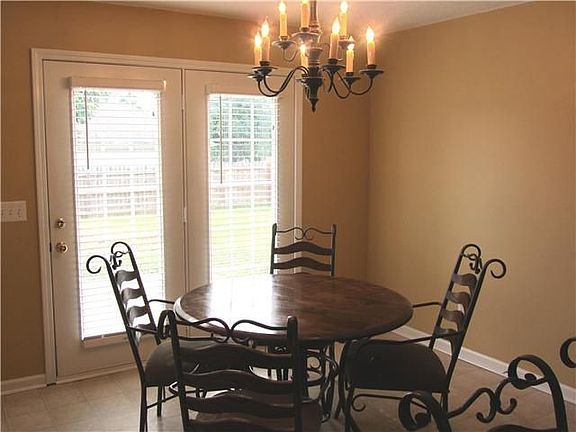 4th image of 106 Williamsburg Dr