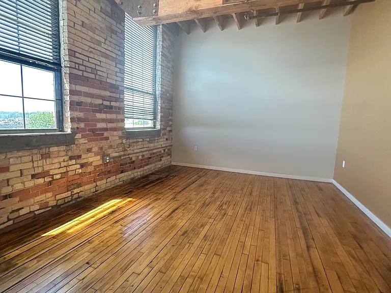 146 S River Ave #206 — Photo 8
