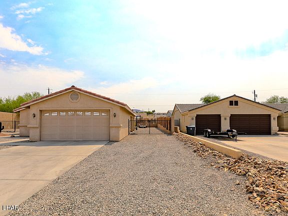 3rd image of 300 Pascaul Ln