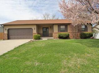 1008 Daniel Dr, Maryville, IL