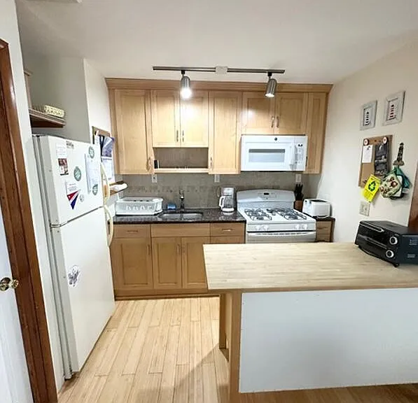 2200 Oceanfront — Photo 22