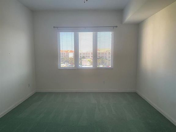 4th image of 1 Harbour Isle Dr #Penthouse 1