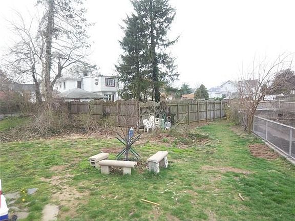 4th image of 813 N Wood Ave
