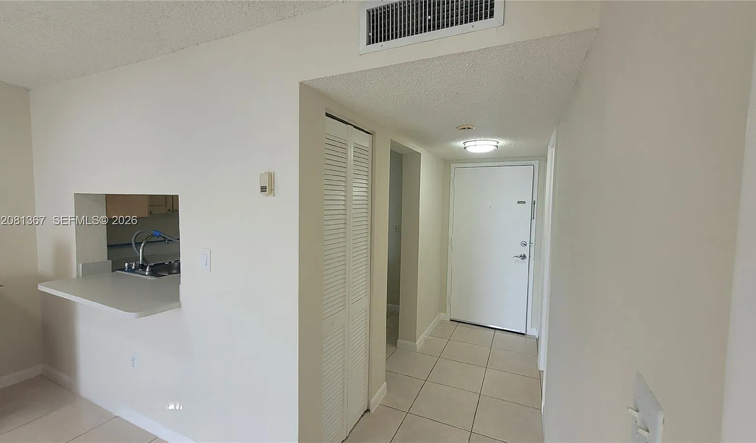 1 bed, 690 sqft, $1,900 — Photo 2