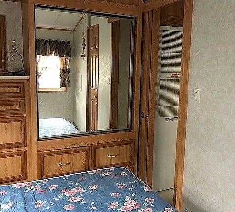 Bedroom with Queen Bed