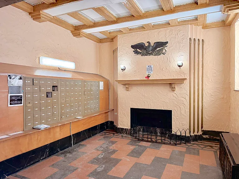 655 Pelham Pkwy N #4H — Photo 8