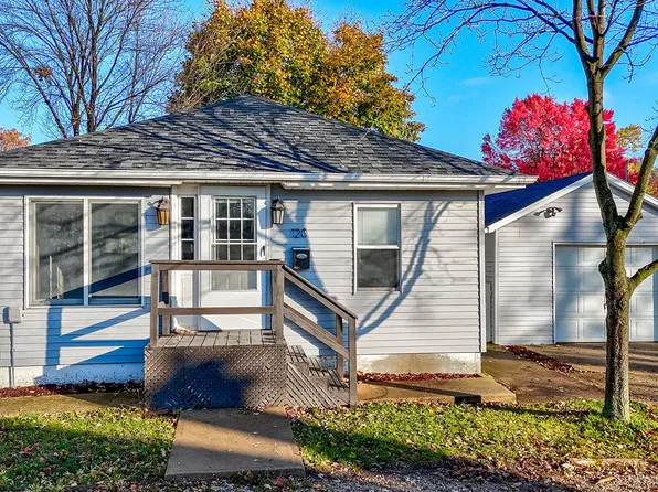 120 Lawndale Ave, Ottawa, IL 61350