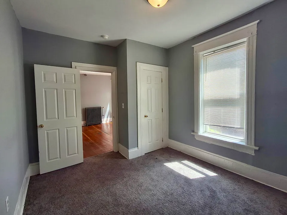 208 Main St #3J