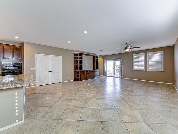 4th image of 760 Topocoba St