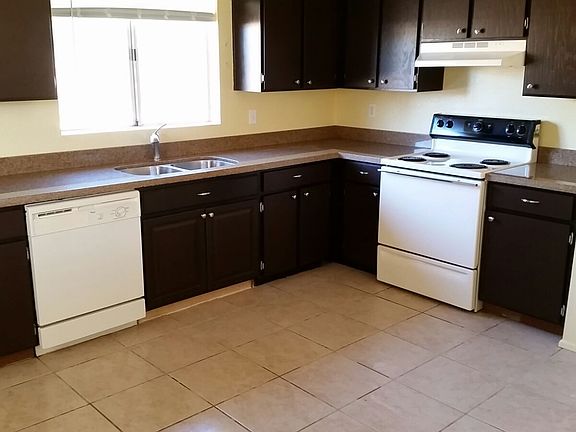 5th image of 2831 N 72nd Dr