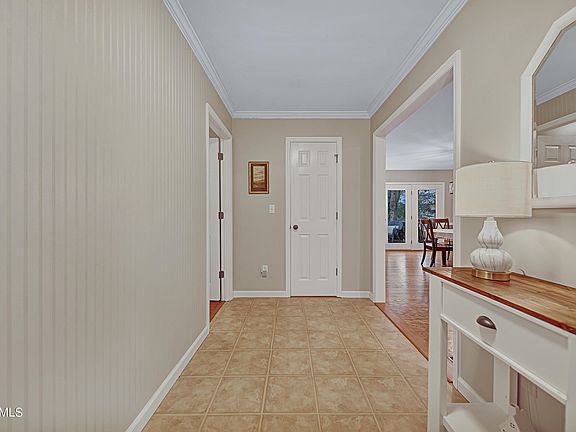 4th image of 104 Beaver Dr