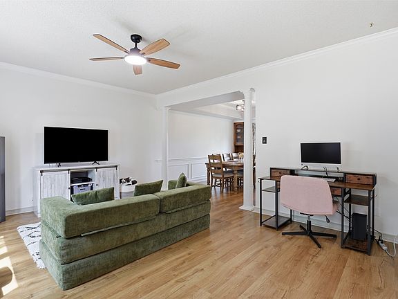 4th image of 7433 Steward Ln