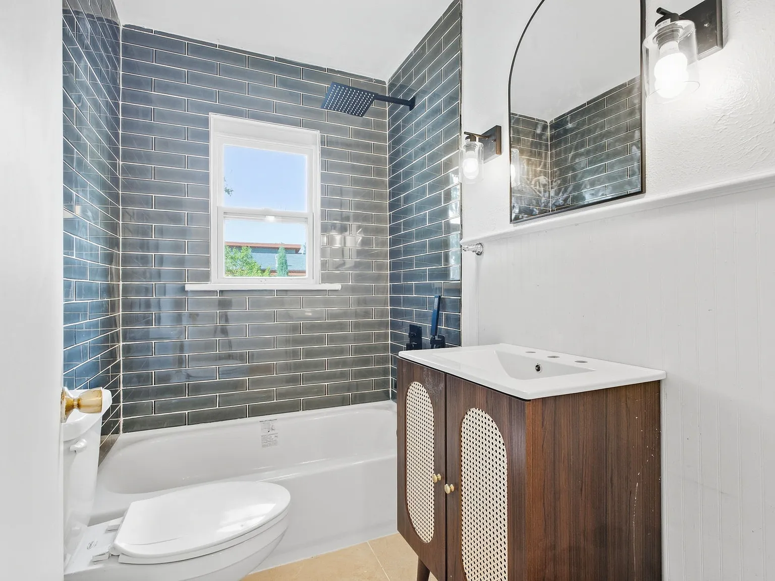 3 bed, 1662 sqft, $2,850 — Photo 3