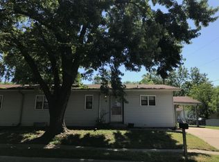 6704 SW Crestwood Dr, Topeka, KS 66619