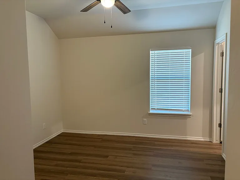819 S Wilson Ave — Photo 13