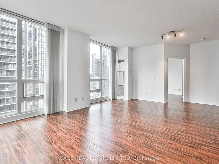 16 Yonge St #2711 — Photo 4